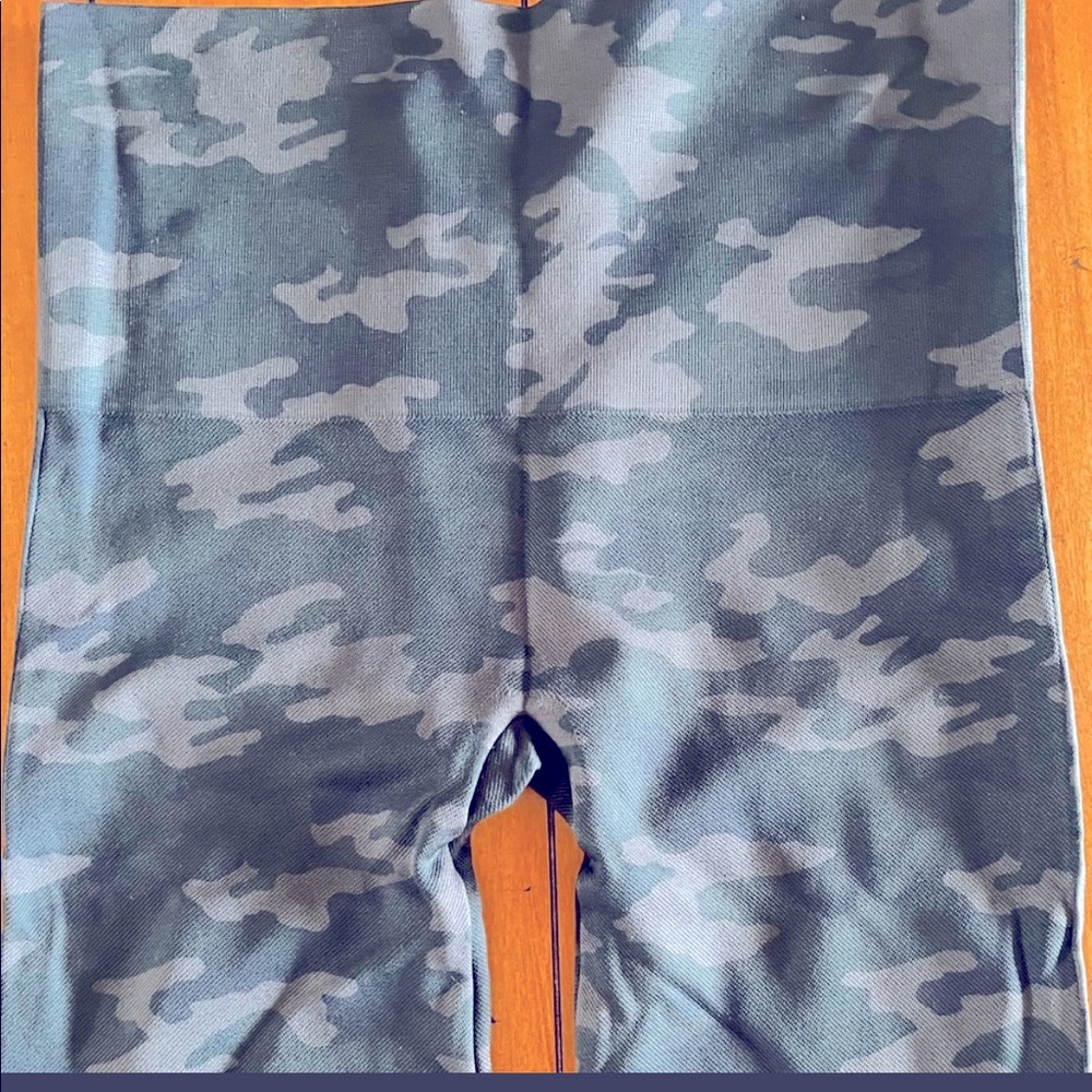 Spanx camo leggings, large